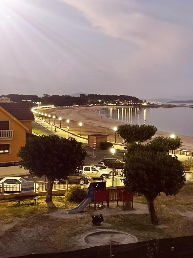 Apartamento En La Playa Apartment Ribeira Exterior photo